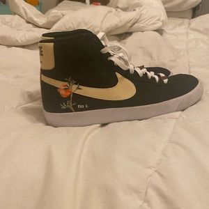 Men’s Nike Mid 77 Pomegranate